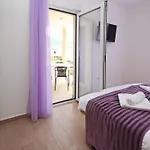 In Mit Terrasse By Interhome Apartamento Baška