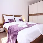 Apartamento In Mit Terrasse By Interhome Baška