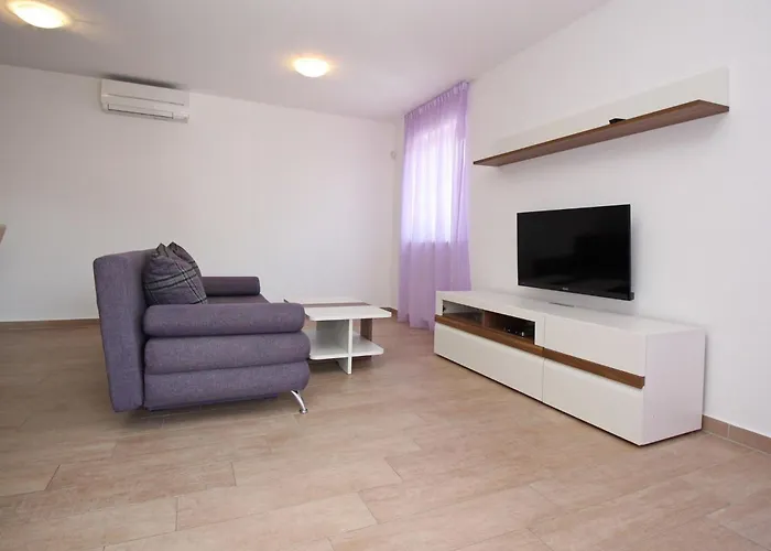 In Mit Terrasse By Interhome Baška