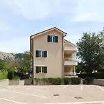 Διαμέρισμα In Mit Terrasse By Interhome