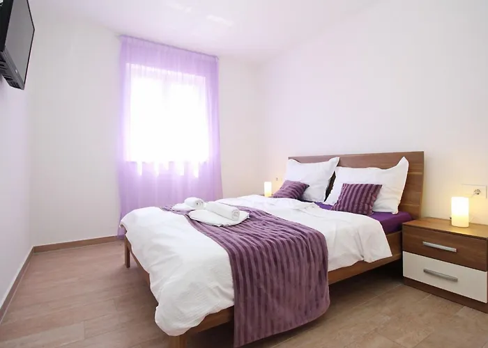 In Mit Terrasse By Interhome