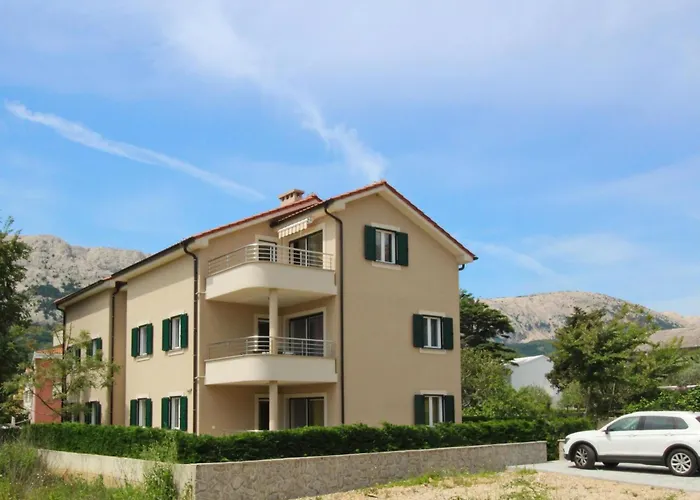 In Mit Terrasse By Interhome